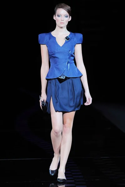 Look 12